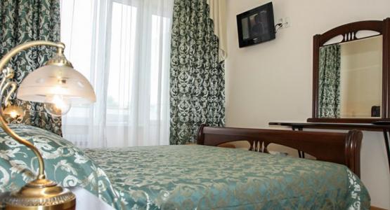 Спальня номеров 2 местный 2 комнатный Люкс, Корпус № 1 (№201, №208, №301, №308, №406, №501, №506, №601, №608, №701, №708, №801, №808) санатория Россия. Ессентуки